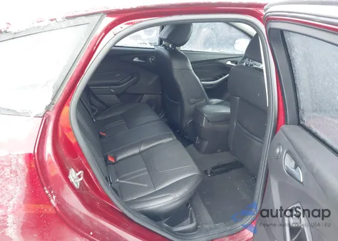 2014 Ford Focus Se z USA, uszkodzony, nr VIN 1FADP3K22EL245360